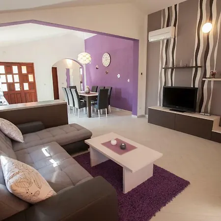 Tedi Hotel