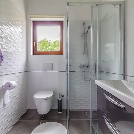 Tedi Otel Galižana